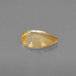 0.71カラットの天然ゴールデンイエローシトリン（8.1×5.3 mm・洋梨の形）