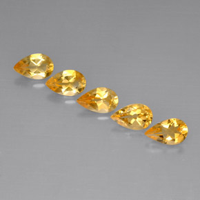 カラットの天然ゴールデンイエローシトリン（8×5.2 mm・洋梨の形）