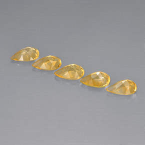 3.55カラットの天然ゴールデンイエローシトリン（8×5.1 mm・洋梨の形）