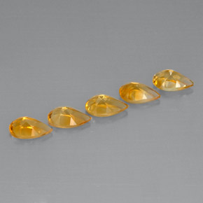 カラットの天然ゴールデンイエローシトリン（8×5.1 mm・洋梨の形）