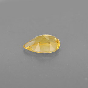 0.73カラットの天然ゴールデンイエローシトリン（7.8×5.1 mm・洋梨の形）