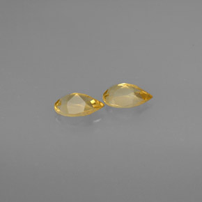 カラットの天然ゴールデンイエローシトリン（7.9×5.1 mm・洋梨の形）