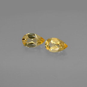 カラットの天然ゴールデンイエローシトリン（8×5.1 mm・洋梨の形）