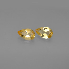カラットの天然ゴールデンイエローシトリン（8×5.1 mm・洋梨の形）