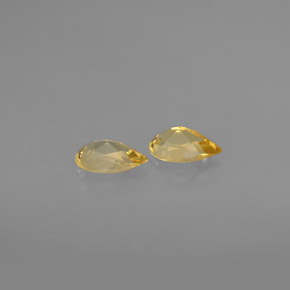 カラットの天然ゴールデンイエローシトリン（8×5.1 mm・洋梨の形）