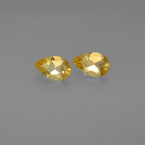 カラットの天然ゴールデンイエローシトリン（7.8×5.1 mm・洋梨の形）