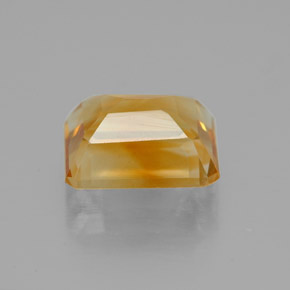 2.23カラットの天然ゴールデンイエローシトリン（9×7 mm・エメラルドカット）
