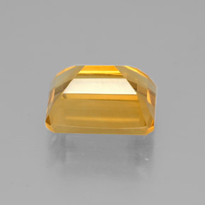 2.20カラットの天然ゴールデンイエローシトリン（8.8×6.8 mm・エメラルドカット）