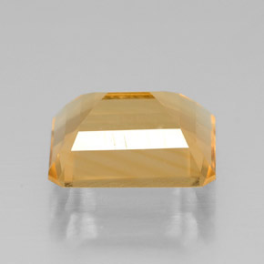 1.97カラットの天然ゴールデンイエローシトリン（8.8×7 mm・エメラルドカット）