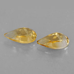カラットの天然ゴールデンイエローシトリン（8.2×5.2 mm・洋梨の形）