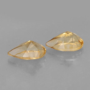 カラットの天然ゴールデンイエローシトリン（8.1×5 mm・洋梨の形）