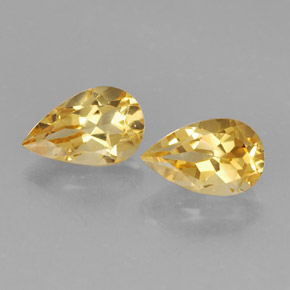 カラットの天然ゴールデンイエローシトリン（8.1×5.1 mm・洋梨の形）