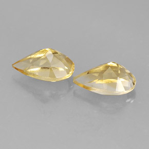 カラットの天然ゴールデンイエローシトリン（8.1×5.1 mm・洋梨の形）