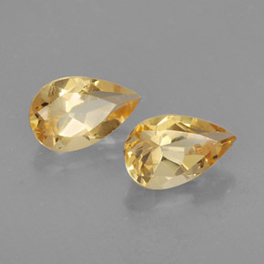 カラットの天然ゴールデンイエローシトリン（8.1×5.1 mm・洋梨の形）