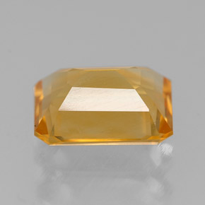 1.90カラットの天然ゴールデンイエローシトリン（9×7 mm・エメラルドカット）