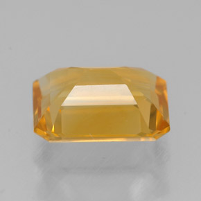 1.90カラットの天然ゴールデンイエローシトリン（9×7 mm・エメラルドカット）