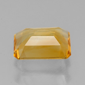1.85カラットの天然ゴールデンイエローシトリン（8.9×7 mm・エメラルドカット）