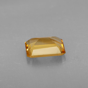 1.89カラットの天然ゴールデンイエローシトリン（9.1×7.2 mm・エメラルドカット）