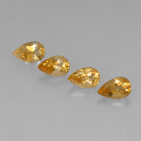 カラットの天然ゴールデンイエローシトリン（7.8×5 mm・洋梨の形）