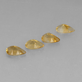 カラットの天然ゴールデンイエローシトリン（7.8×5 mm・洋梨の形）