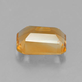 1.39カラットの天然ゴールデンイエローシトリン（8×6.1 mm・エメラルドカット）