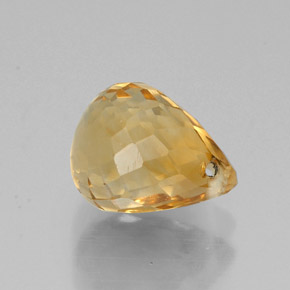 1.69カラットの天然ゴールデンイエローシトリン（7.9×6 mm・ブリオレット）