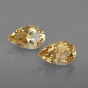 カラットの天然ゴールデンイエローシトリン（8.1×5.1 mm・洋梨の形）