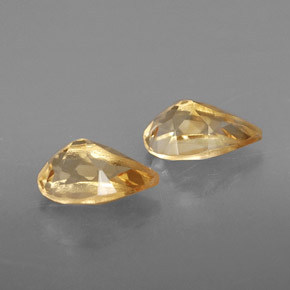 カラットの天然ゴールデンイエローシトリン（8.1×5.1 mm・洋梨の形）