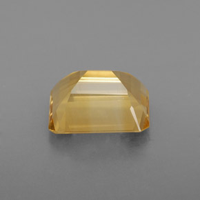 2.08カラットの天然ゴールデンイエローシトリン（8.9×7 mm・エメラルドカット）