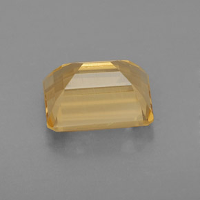 2.31カラットの天然ゴールデンイエローシトリン（9×7 mm・エメラルドカット）