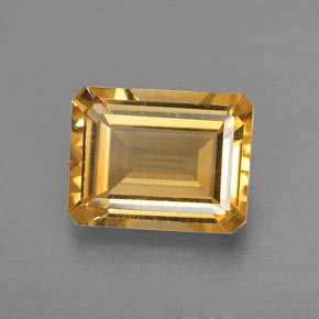 1.96カラットの天然ゴールデンイエローシトリン（9×7 mm・エメラルドカット）