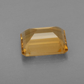 1.96カラットの天然ゴールデンイエローシトリン（9×7 mm・エメラルドカット）