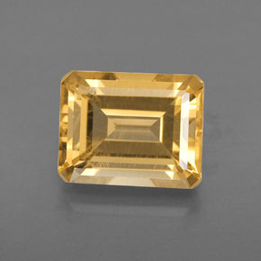 2.46カラットの天然ゴールデンイエローシトリン（8.9×7.1 mm・エメラルドカット）