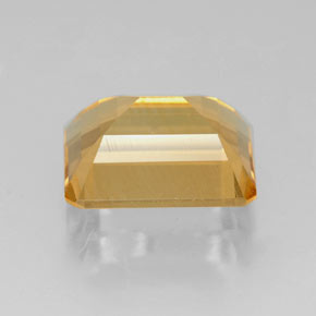 2.18カラットの天然ゴールデンイエローシトリン（8.9×7 mm・エメラルドカット）