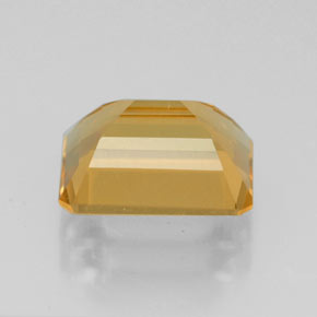 2.21カラットの天然ゴールデンイエローシトリン（8.9×7.1 mm・エメラルドカット）
