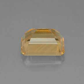 2.35カラットの天然ゴールデンイエローシトリン（9×7 mm・エメラルドカット）