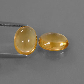 カラットの天然ゴールデンイエローシトリン（9.9×7.8 mm・オーバルカット）