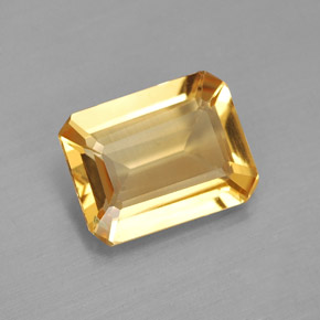 1.69カラットの天然ゴールデンイエローシトリン（9×7 mm・エメラルドカット）