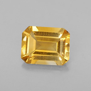 1.69カラットの天然ゴールデンイエローシトリン（8.7×6.8 mm・エメラルドカット）