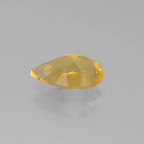 0.65カラットの天然ゴールデンイエローシトリン（7.6×5 mm・洋梨の形）