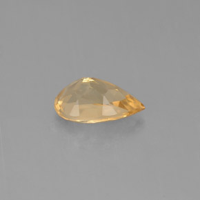 0.69カラットの天然ゴールデンイエローシトリン（7.7×5 mm・洋梨の形）