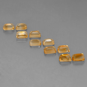 カラットの天然ゴールデンイエローシトリン（6x4 mm・エメラルドカット）