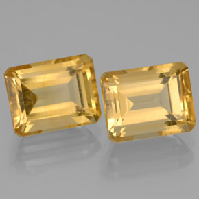 カラットの天然ゴールデンイエローシトリン（9×7.1 mm・エメラルドカット）
