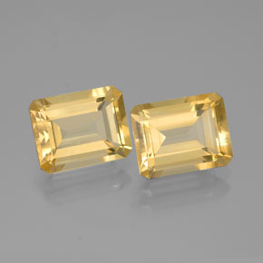 カラットの天然ゴールデンイエローシトリン（8.9×6.9 mm・エメラルドカット）