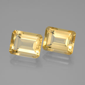 カラットの天然ゴールデンイエローシトリン（8.9×6.9 mm・エメラルドカット）