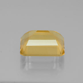 2.23カラットの天然ゴールデンイエローシトリン（9×7.1 mm・エメラルドカット）