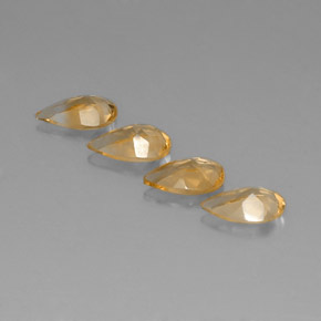 カラットの天然ゴールデンイエローシトリン（7.9×5 mm・洋梨の形）
