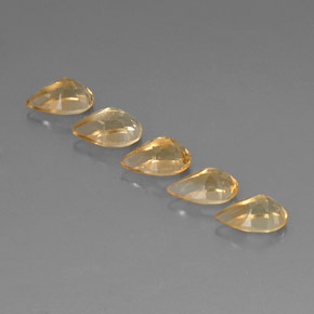 4.35カラットの天然ゴールデンイエローシトリン（8.1×5.1 mm・洋梨の形）