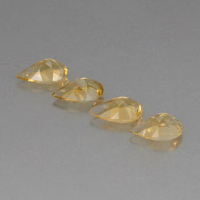 カラットの天然ゴールデンイエローシトリン（7.9×5 mm・洋梨の形）