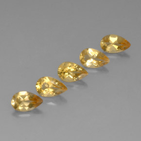 3.77カラットの天然Orange-Gold シトリン（7.9×5 mm・洋梨の形）